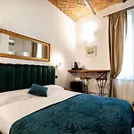 Casa Bolognetti Bed & Breakfast