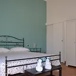 Casa Bolognetti Bed & Breakfast 4*