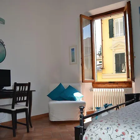 Casa Bolognetti Nocleg ze śniadaniem 4*