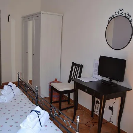 Casa Bolognetti Nocleg ze śniadaniem 4*