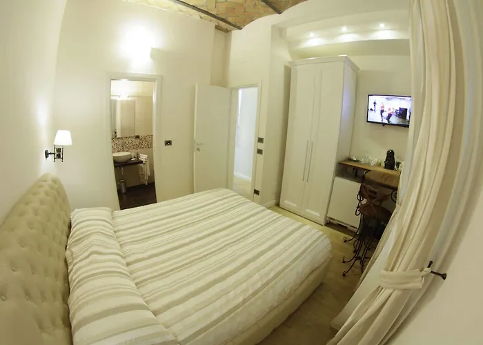 Casa Bolognetti Bed & Breakfast 4*